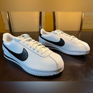 New Nike Cortez Leather White Black Sneaker Shoes Size 7Y